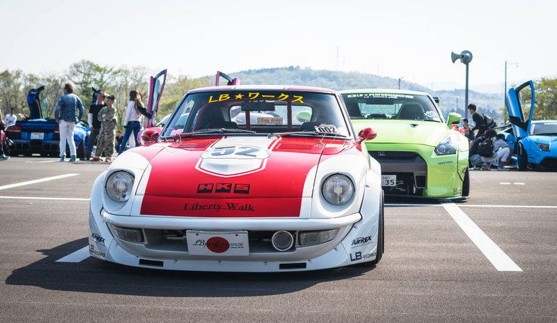 Illustration for article titled This Parking Lot Party Reveals Just How Wild Japan's Tuner Scene Can Get